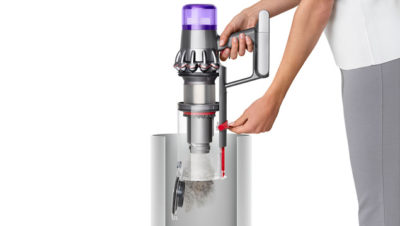 Dyson V11 - hygienické vyprázdnění "namířit a stisknout"