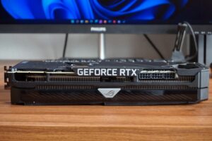 Přední strana Asus GeForce ROG STRIX RTX 3090