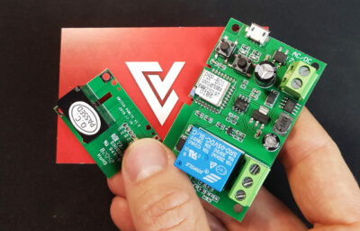 Sonoff RE5V1C (vlevo) vs. SmartWise 5V-32V 1-channel (vpravo)