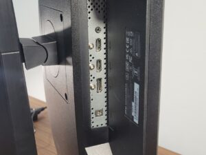 konektory monitoru MSI G272QPF